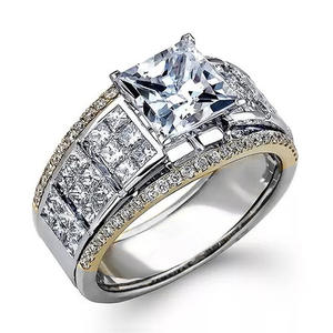 Bague de fiançailles en or blanc pour femme F286, diamant taille princesse, diamant naturel couleur D, pierres latérales - Product Image 1