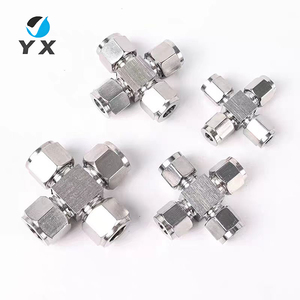 Raccord croisé à 4 voies en <span class=keywords><strong>acier</strong></span> <span class=keywords><strong>inoxydable</strong></span> à surface lisse pour systèmes de <span class=keywords><strong>tuyauterie</strong></span> industrielle basse pression - Product Image 3