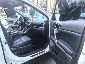 <span class=keywords><strong>Mitsubishi</strong></span> <span class=keywords><strong>Outlander</strong></span> Eclipse Cross d'occasion 2018, boîte de vitesses automatique, conduite à gauche, intérieur foncé, sièges en cuir, transmission intégrale - Product Image 6
