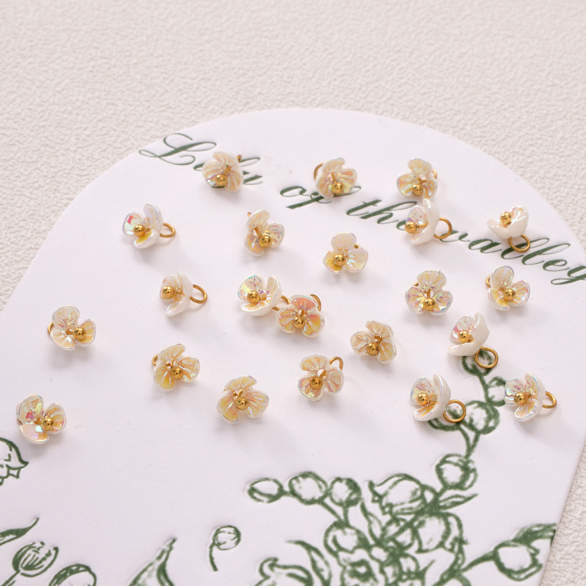 Three-petaled flower 6mm White AB