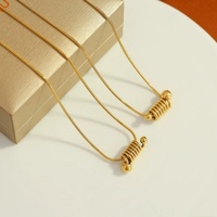 Lincy multicouche en acier inoxydable serpent chaîne collier spirale ressort pendentif rond chaîne à chevrons collier
