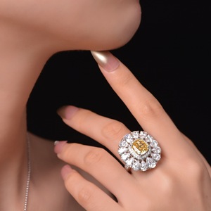 Alta calidad 925 plata esterlina 3ct Fat Square Ice Flower Cut amarillo 8*9mm anillo de moda para mujer joyería fina - Product Image 5