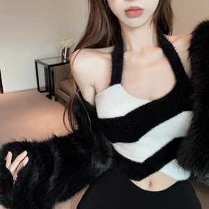 Modello 7547 Camicetta Corta Aderente da Donna/Ragazza con Strisce in Peluche e Inserti, Ideale per la Vendita all'Ingrosso - Product Image 5