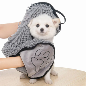Suministros para <span class=keywords><strong>mascotas</strong></span> al por mayor | Toalla <span class=keywords><strong>de</strong></span> secado <span class=keywords><strong>de</strong></span> microfibra superabsorbente para perros con bolsillos <span class=keywords><strong>de</strong></span> mano para un secado rápido en el baño en casa - Product Image 1