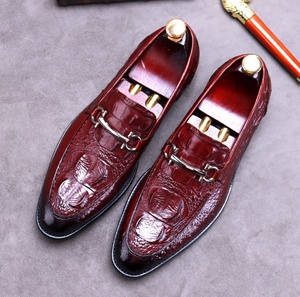 Mocassins en cuir pour hommes d'affaires, chaussures décontractées en cuir, style une pièce, chaussures tendance et à la mode, fabriquées à la main - Product Image 2