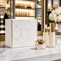 Boîte d'emballage cosmétique personnalisée avec gaufrage et laminage mat, boîtes rigides doublées d'éponge pour les produits de soin de la peau et de beauté
