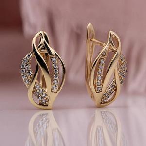 Pendientes de Diamantes Chapados en Oro Eternal Love, Joyería Fina de Lujo para Mujer, Corte Brillante Redondo, Uso Diario, Chapado en Oro de 18K - Product Image 4