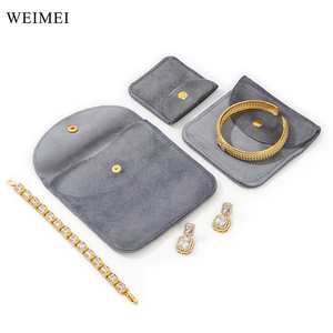 WEIMEI Vente en gros d'enveloppes cadeaux personnalisées, pochette en velours pour bijoux, emballage de bracelet avec bouton - Product Image 5