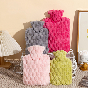 Sac de bain de souffleuse d'eau chaude en peluche douce brodé avec logo personnalisé, sans remplissage, pour soulager les douleurs hivernales - Product Image 1