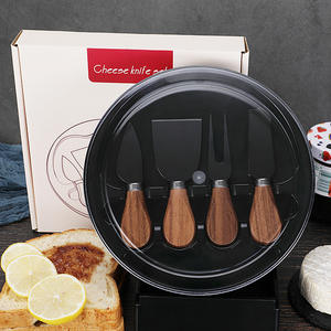 Set di Coltelli per Formaggio con Manico in Noce e Lame in Acciaio Inox, 4 Pezzi con Tagliere e Forchetta, Scatola Rotonda per Conservazione - Product Image 3
