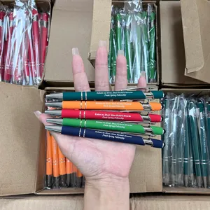 थोक व्यापार सस्ते बॉलपॉइंट पेन उपहार के लिए लोगो पेन को अनुकूलित करते हैं धातु और रबर पेन के लिए 1 व्यक्तिगत प्रिंट