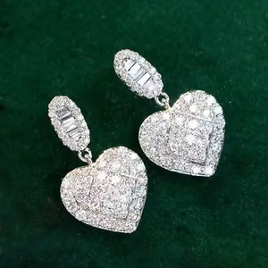 Orecchini da donna lucidi con motivo a cuore, pendenti geometrici stile principessa, regalo romantico, orecchini da festa - Product Image 1