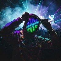 Nouvelle édition 2025 – Masque LED rechargeable pour fête d'Halloween, motif dessin animé, thème effrayant et sinistre, détection de mouvements pour changement de visage