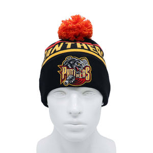 Gorros de Punto Jacquard Personalizados al por Mayor con Logotipo Bordado, Gorros de Punto con Pompón 100% Acrílico, Gorros Cálidos para el Invierno - Product Image 1