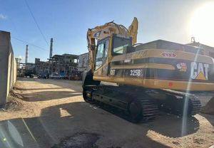 Excavadora mediana de <span class=keywords><strong>25</strong></span> toneladas usada original de Japón para maquinaria de construcción sobre orugas Cat 325B con engranaje y bomba de motor Cummins en stock - Product Image 5