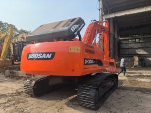 Excavatrice sur chenilles <span class=keywords><strong>d</strong></span>'<span class=keywords><strong>occasion</strong></span> <span class=keywords><strong>DOO</strong></span>-SAN DH300LC-7, 29,6 tonnes, 147 kW, équipement de construction à vendre - Product Image 4