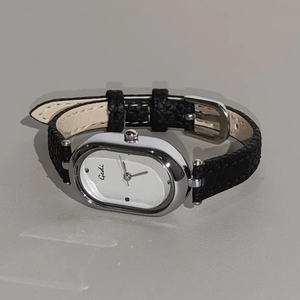 Reloj de Pulsera para Dama, Estilo Mid-Century, Color Gris Plateado, Lujo Ligero, Vintage, Moderno, Exquisito, Textura de Alta Belleza, Cuarzo - Product Image 1