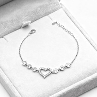 KAAN JEWELRY Romantisches Armband Silber Weiß Zirkon Armband Herzförmiger Hauptstein Verstellbares Schloss Design Tägliches Zubehör