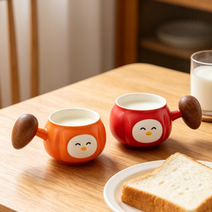 2026 Venta al por mayor Taza de café de cerámica con diseño de cara de pájaro creativa y adorable, forma de calabaza, asa de madera, 250ML, de porcelana, para té, leche, desayuno, regalo - Product Image 2