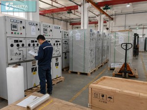 Panel de Distribución Ecológico con Aislamiento Sólido <span class=keywords><strong>SIS</strong></span> de 12kV 24kV para Energía Verde, Clasificación IP40, 1250A/630A, Aluminio y Zinc - Product Image 4