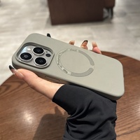 Vloeibare siliconen magnetische oplaadhoes voor 18 Pro Max 16/14 modellen, grote valbescherming