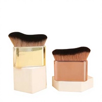 Pinceau Kabuki plat grand format pour autobronzant, poils synthétiques véganes denses, manche en plastique, logo personnalisé, OEM