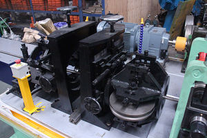 Machine spéciale <span class=keywords><strong>de</strong></span> fabrication <span class=keywords><strong>de</strong></span> tuyaux pour ligne <span class=keywords><strong>de</strong></span> production <span class=keywords><strong>de</strong></span> manches <span class=keywords><strong>de</strong></span> balai / tubes en cuivre, prix d'usine - Product Image 4