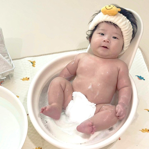 Set de Baño para Bebés Recién Nacidos, Bañera de Plástico Resistente con Diseño Antideslizante y Soporte, Bañera Portátil para Bañar Bebés - Product Image 1