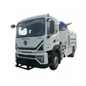 Camion-citerne diesel manuel 4x4 neuf pour le nettoyage de grands panneaux solaires, 15000L - Product Image 1