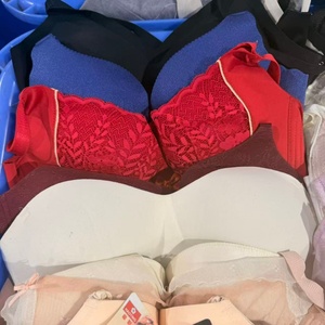 Sujetador de mujer usado, informal, transpirable, sin aros, de punto de color liso, copa completa, agradable para la piel, de alta elasticidad y efecto push-up. - Product Image 3