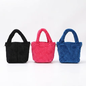 <span class=keywords><strong>Sac</strong></span> fourre-tout en velours côtelé côtelé pour l'hiver, personnalisé, élégant, petit <span class=keywords><strong>sac</strong></span> à <span class=keywords><strong>main</strong></span> rembourré pour femme, <span class=keywords><strong>sac</strong></span> à bandoulière en velours doux - Product Image 1