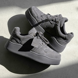 Zapatos de pareja más vendidos, nuevo estilo retro gris, zapatos de plataforma con suela gruesa que aumentan la altura, zapatos casuales de moda para hombre y mujer - Product Image 1