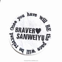 Presse à chaud personnalisée 3d insignes de logo personnalisés patch de broderie brodé à coudre à repasser pour vêtements