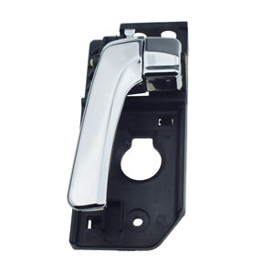 Manija Interior de Puerta Delantera Izquierda Cromada para <span class=keywords><strong>Kia</strong></span> <span class=keywords><strong>Carnival</strong></span> VQ Sedona 2006-2014 - Product Image 1