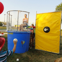 Carnaval d'été en plein air de qualité commerciale sports interactifs jeux d'éclaboussures d'eau réservoir dunk adulte