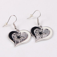 Pendientes con Logotipo de los 32 Equipos Deportivos de la Serie Cowboys Steelers Pirates Seahawks, en Forma de Corazón, con Baño de Aleación y Efecto Gota de Aceite
