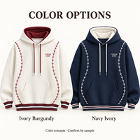 Sweat à capuche crème pour homme avec doublure contrastante, bordure côtelée rayée, poche kangourou, style preppy décontracté, logo personnalisé, vente en gros OEM ODM