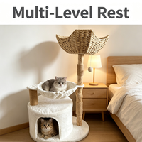 Meuble pour chat naturel : Panier suspendu tressé, Maisonnette pour chat en peluche blanche, Arbre à chat avec poteaux à gratter en sisal et jouet suspendu, Structure en bois