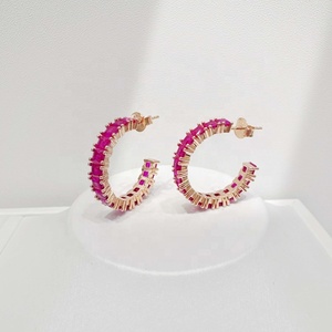 ต่างหูเงินแท้ 925 ประดับพลอยหลากสี สไตล์เทนนิส ดีไซน์เรียบหรู ไม่ก่อให้เกิดอาการแพ้ ราคาโรงงาน เหมาะสำหรับคนชอบสไตล์มินิมอลและตะวันตก - Product Image 2