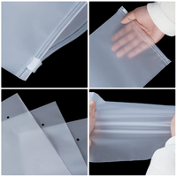 Sac en PVC transparent givré de haute qualité avec fermeture éclair et logo personnalisé pour l'emballage de vêtements et de sous-vêtements