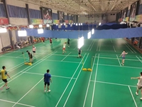 A adapté au tennis de table, badminton, handball et autres sports d'intérieur d'une variété de couleurs de sol en PVC général, colle de sol