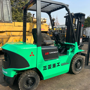 Chariot élévateur d'occasion Komatsu FD30 FD50 3 tonnes 5 tonnes Diesel, excellent état, d'origine japonaise, meilleur prix à Shanghai - Product Image 1