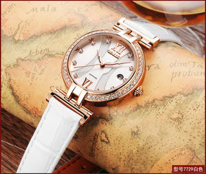 Reloj de Lujo para Mujer Scotttie 9611C, Alta Calidad, Resistente al Agua, con Incrustaciones de Diamantes, Esfera de Nácar de 32 mm - Product Image 4