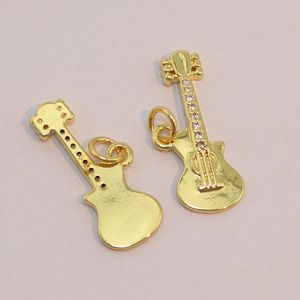CZ8859 Mini Petit Plaqué Or 18k Zircon Cubique Micro Cz Pave Guitariste Guitare Rose Fleur Avec <span class=keywords><strong>Marquise</strong></span> Cz Feuille Charme Pendentif - Product Image 6