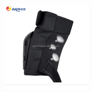 ชุดอุปกรณ์ป้องกันเข่าสำหรับเล่นสเก็ตบอร์ด ยี่ห้อ EACH Pads รุ่น RTS-012 สำหรับผู้ใหญ่ เหมาะสำหรับปั่นจักรยานเสือภูเขาและจักรยานทั่วไป ขายส่ง - Product Image 4