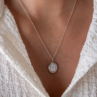 Collier Fengzhi vintage en acier inoxydable plaqué or 18 carats avec pendentif boîte à cadre ovale en forme de croix, album photo ouvrable et fermable, chaîne en acier inoxydable