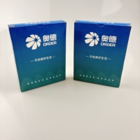 Cartes à jouer personnalisées pour promotion d'entreprise - Écologiques, durables, en papier 300 g/m² avec noyau noir et dorure à chaud, boîte arrondie