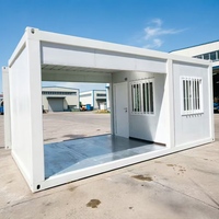Maison conteneur démontable à structure en acier blanc, avec raccordement d'angle, paroi latérale ouverte et toit plat, pour usage extérieur, jardin, loisirs et habitation