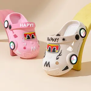 Sandales d'été lumineuses pour enfants, motif voiture de dessin animé, antidérapantes, à semelle souple en PVC, à bout fermé, pour garçons et filles - Product Image 4