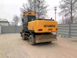 Excavatrice sur pneus Hyundai 210W-7 d'occasion à prix avantageux, 21 tonnes, moteur durable de haute qualité, puissance de 125 kW, en vente - Product Image 3
